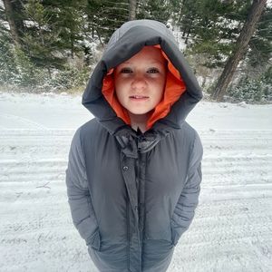 Meet your Posher, Iris